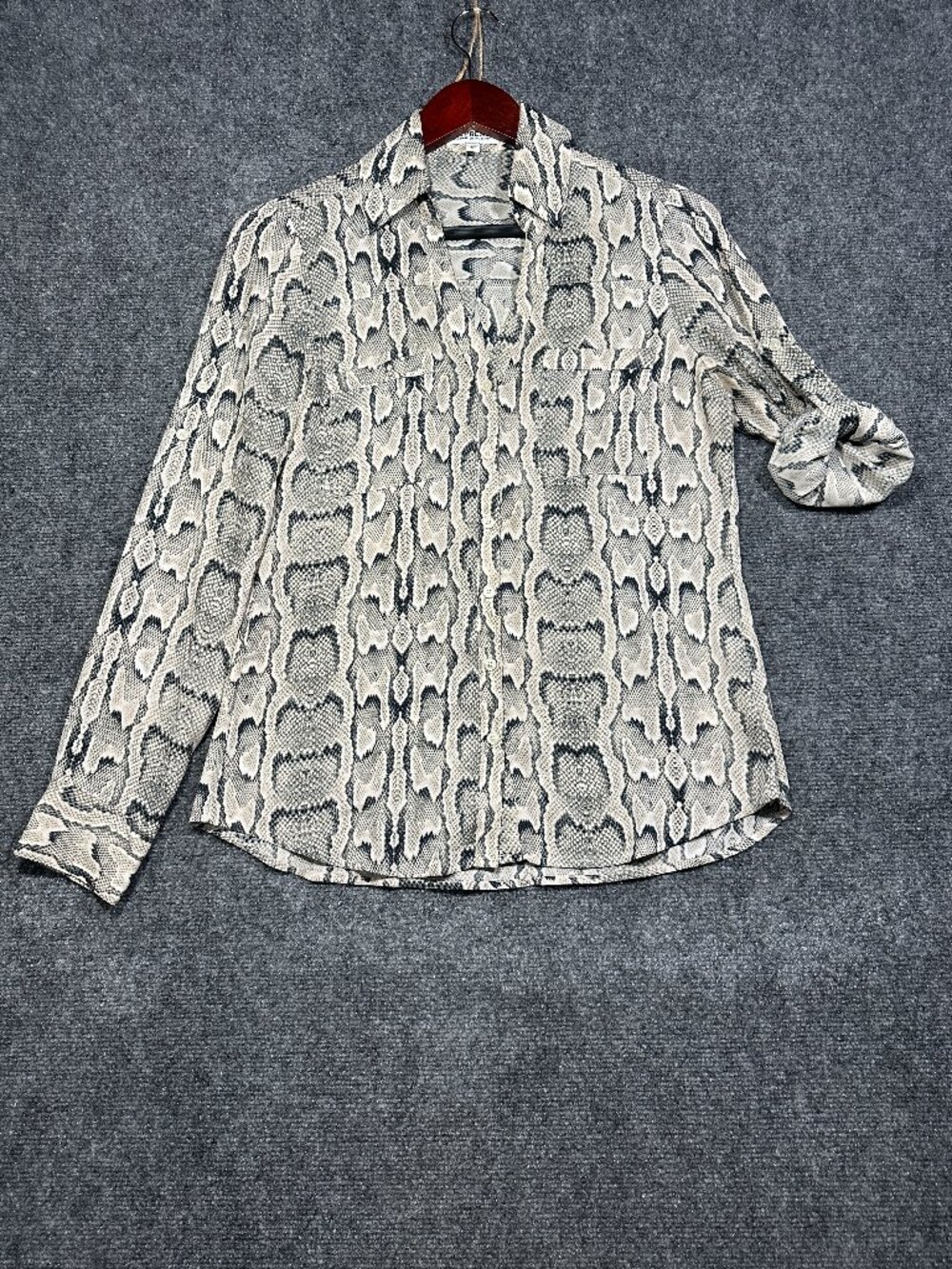 Express The Portofino Shirt Womens XS Long Sleeve Roll Tab Sleeve Animal Print